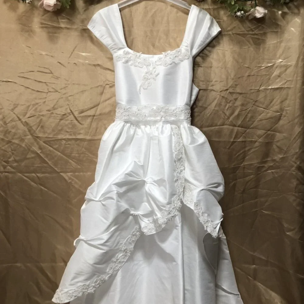 First Communion Dress - Picture 1 of 3